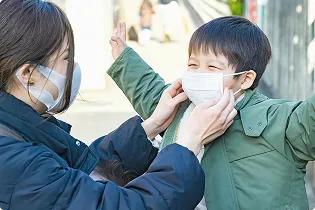 児童養護施設への支援活動の様子
